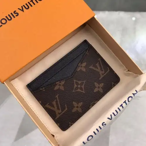 LV Bags 19B570006