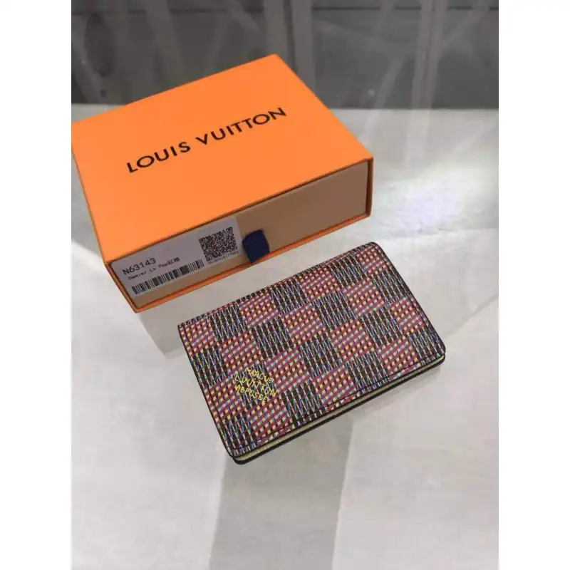 FASH LOUIS VUITTON Bags 19B570035