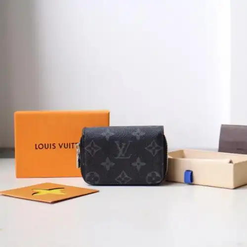 LV Bags 19B570081