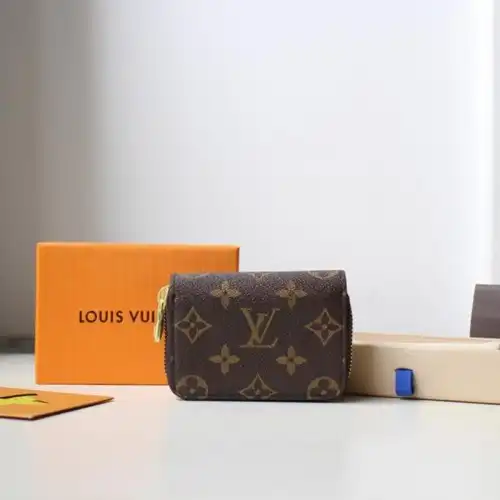 LV Bags 19B570082