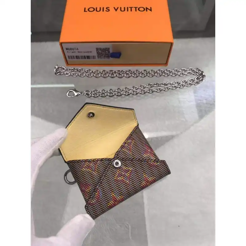 LV Bags 19B570089