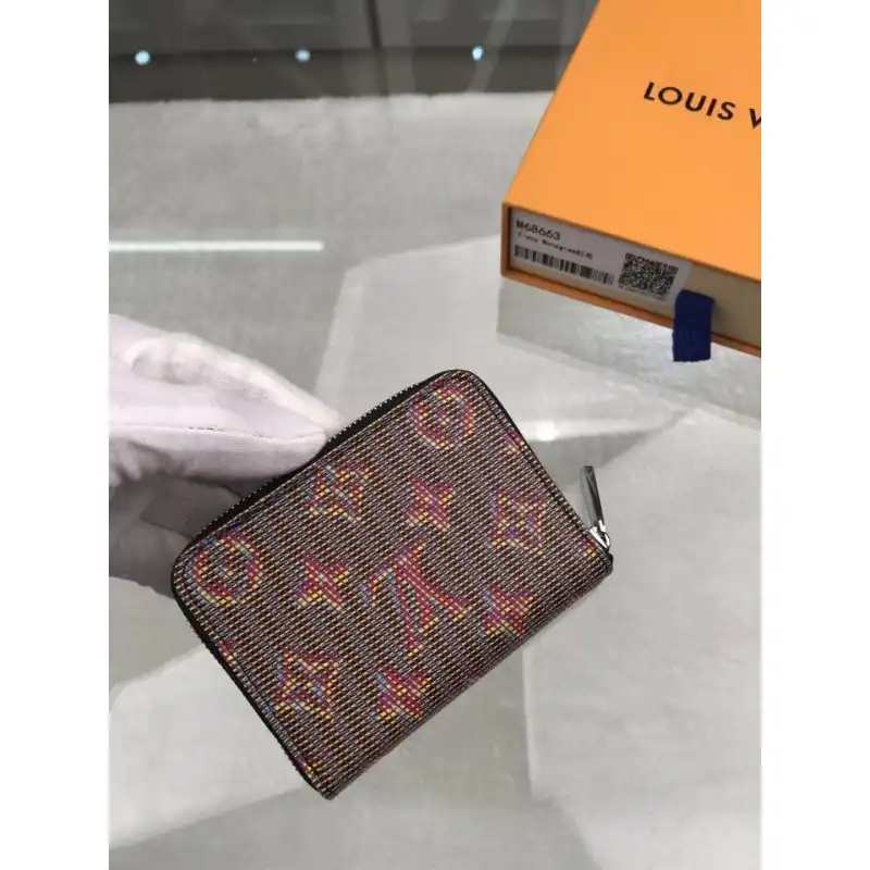 LV Bags 19B570090