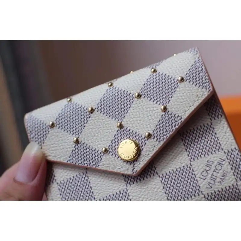 LV Bags 19B570122