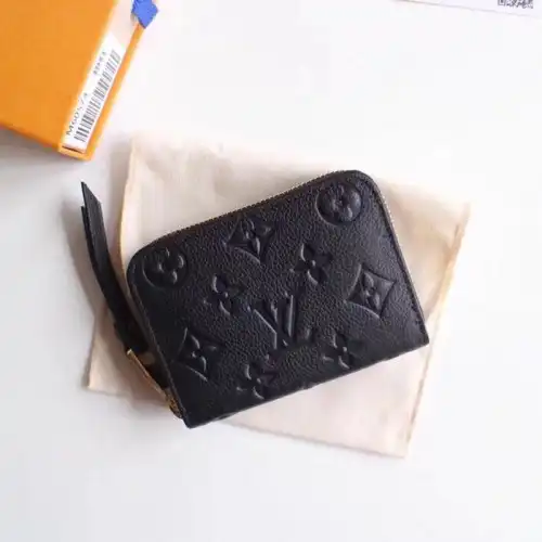 LV Bags 19B570144