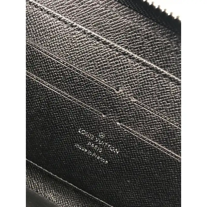 LV Bags 19B570147