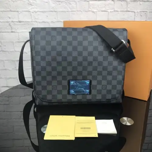 LV Bags 19B570156