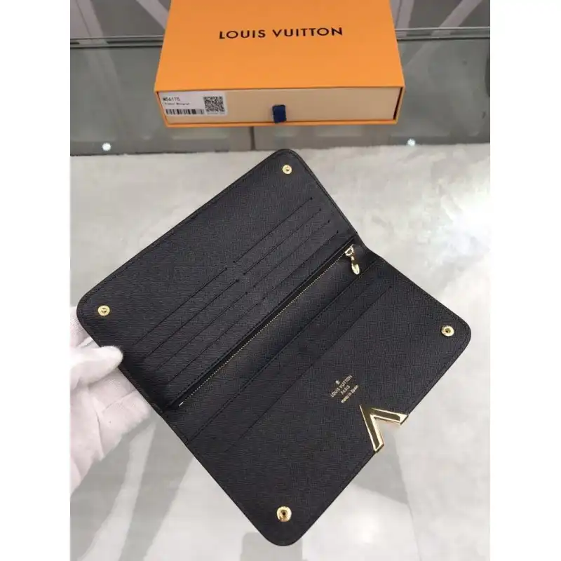 LV Bags 19B570161