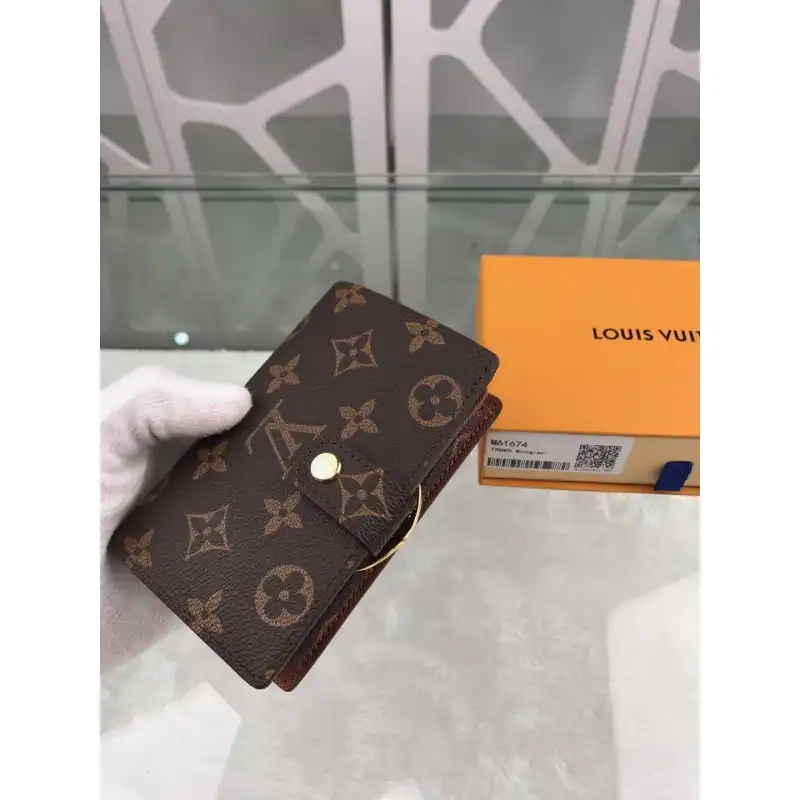 LV Bags 19B570176