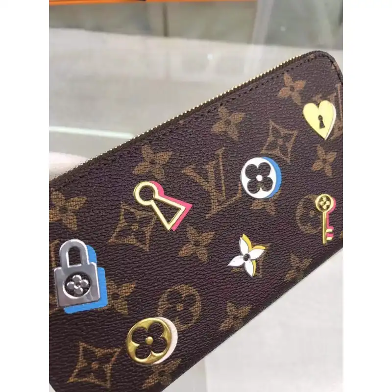 LV Bags 19B570182