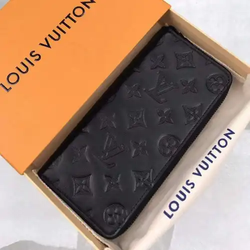 LV Bags 19B570203