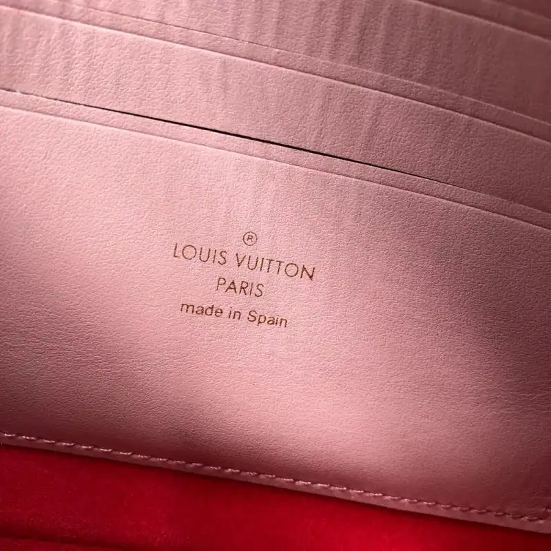 LV Bags 19B570207