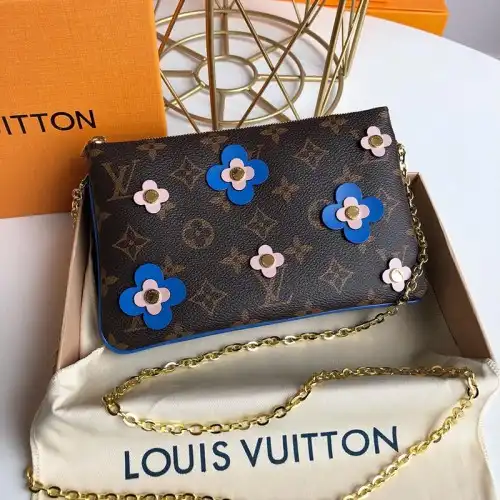 LV Bags 19B570208