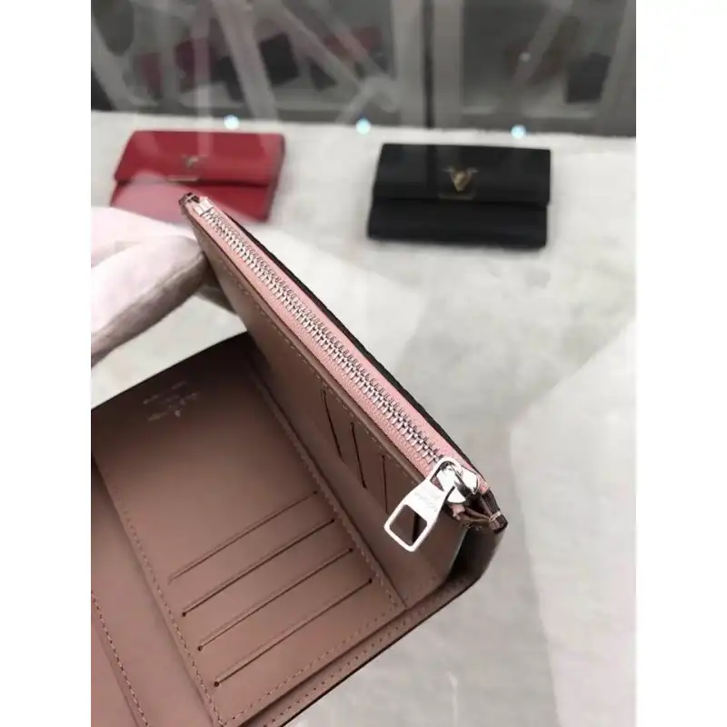 LV Bags 19B570210