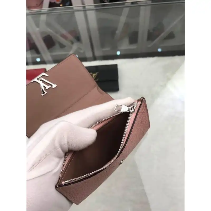 LV Bags 19B570210