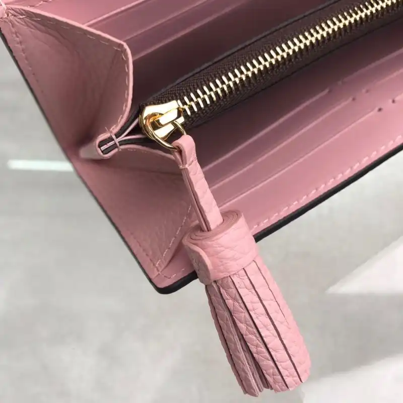 LV Bags 19B570214