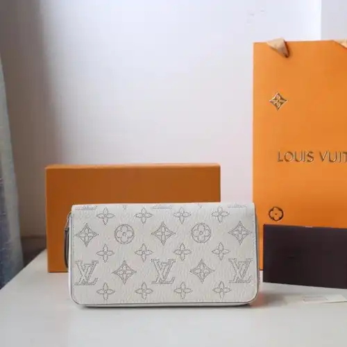 LV Bags 19B570229