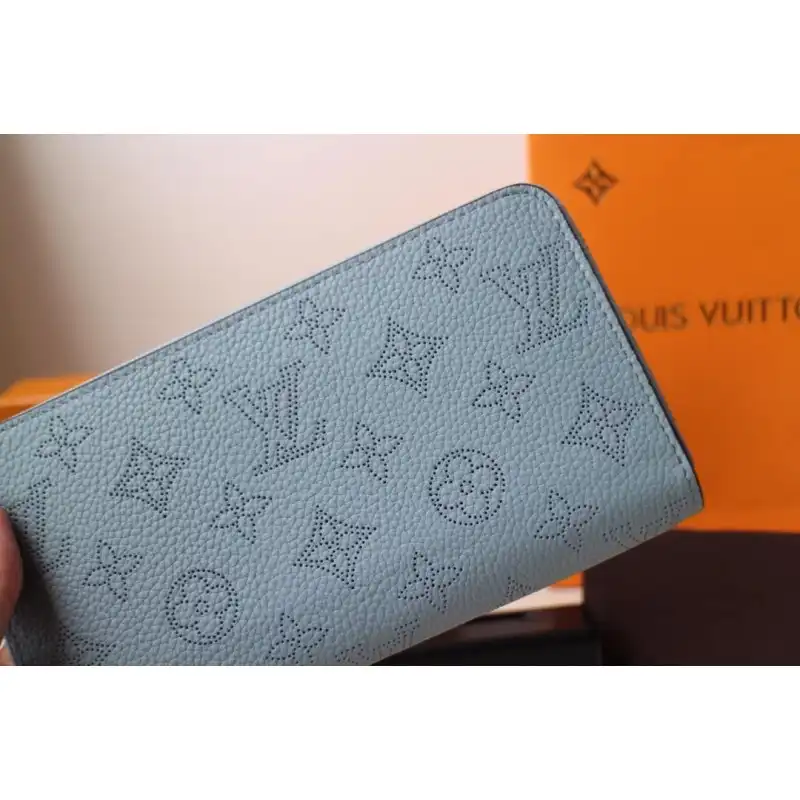 LV Bags 19B570230