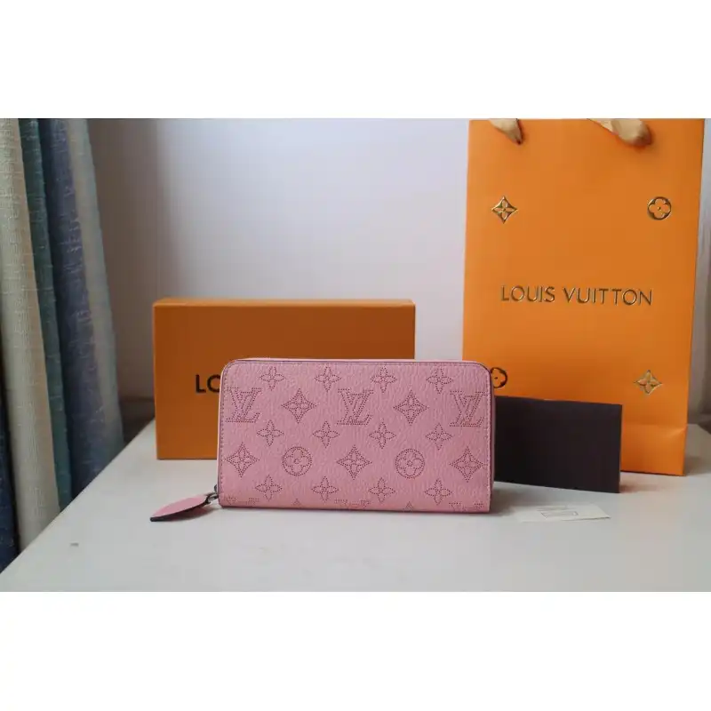 LV Bags 19B570231