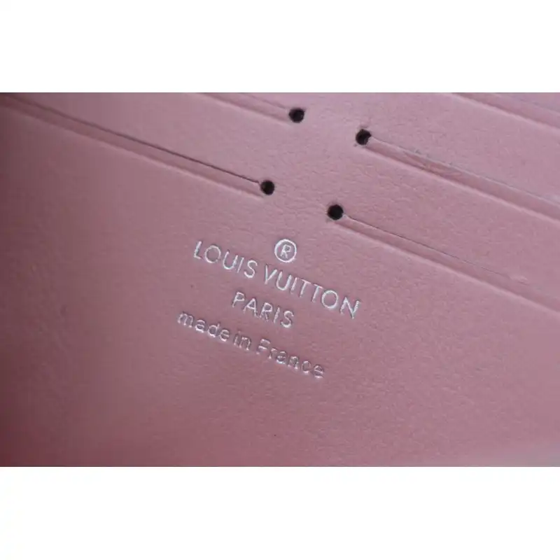 LV Bags 19B570232