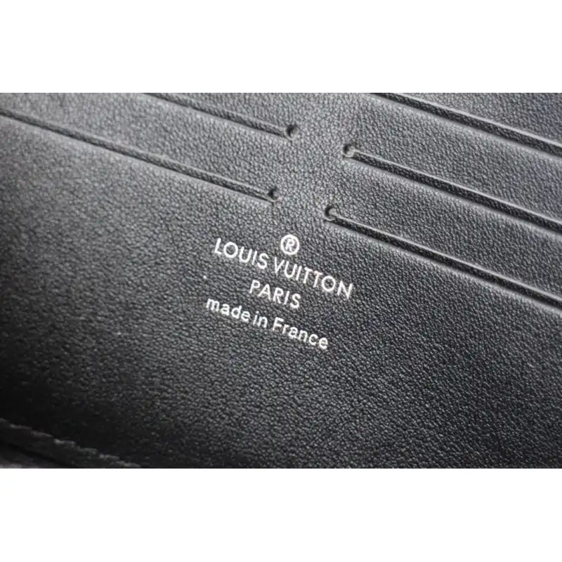 LV Bags 19B570233