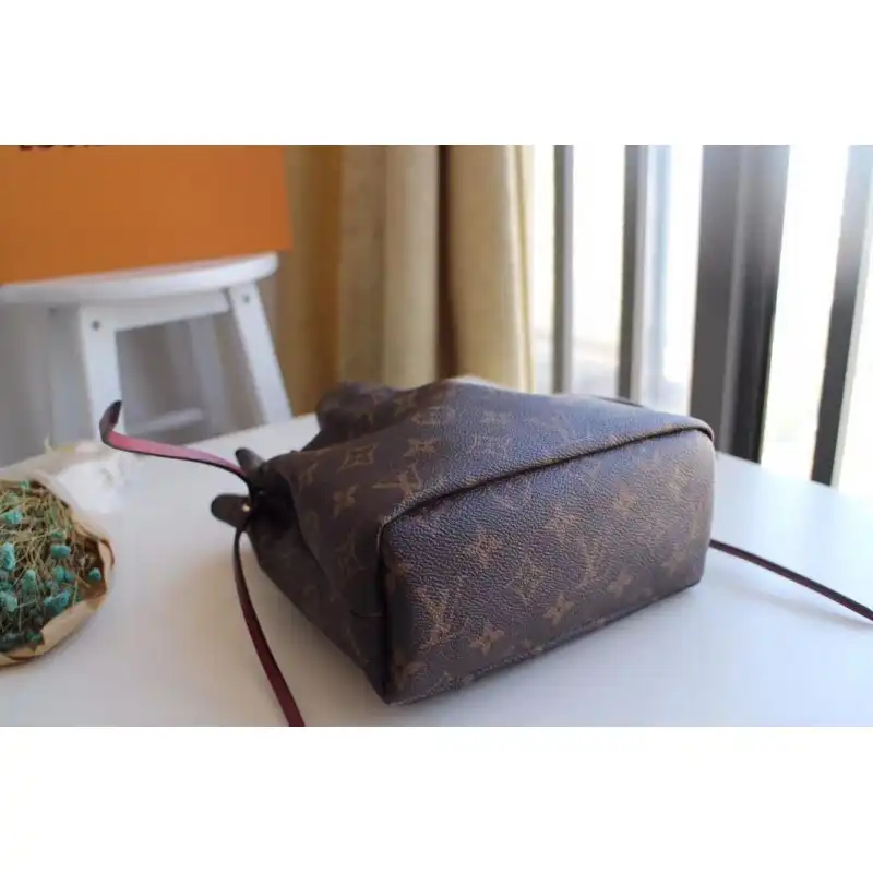 LV Bags 19B570240