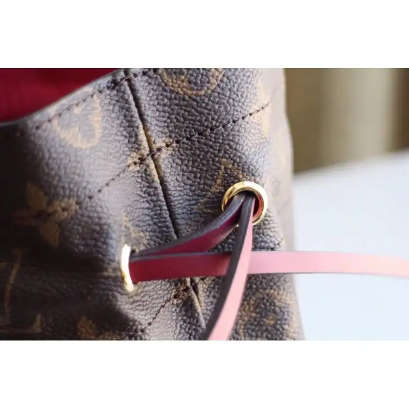 LV Bags 19B570240