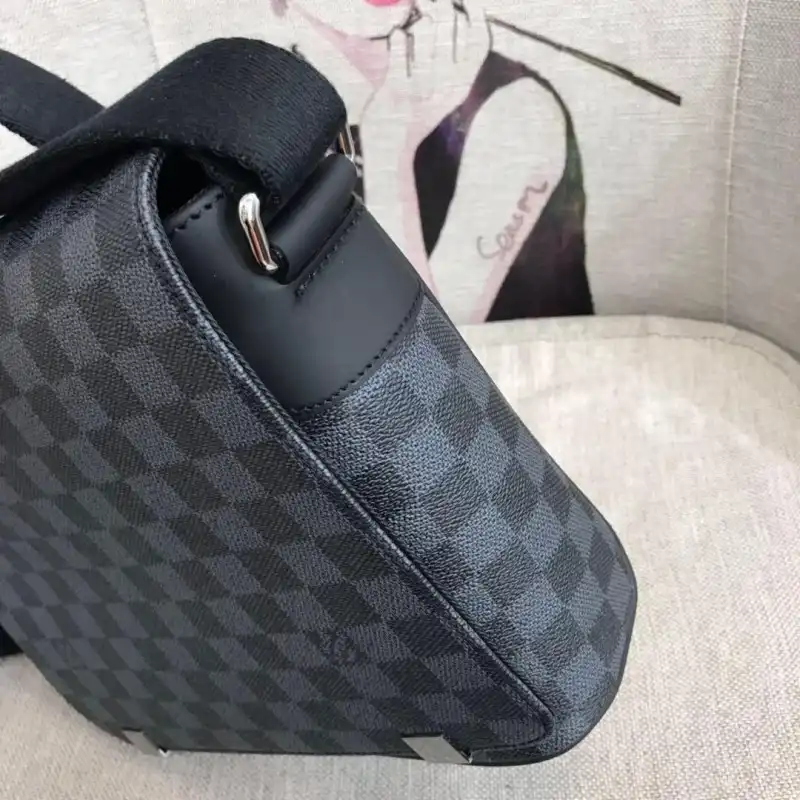 LV Bags 19B570245