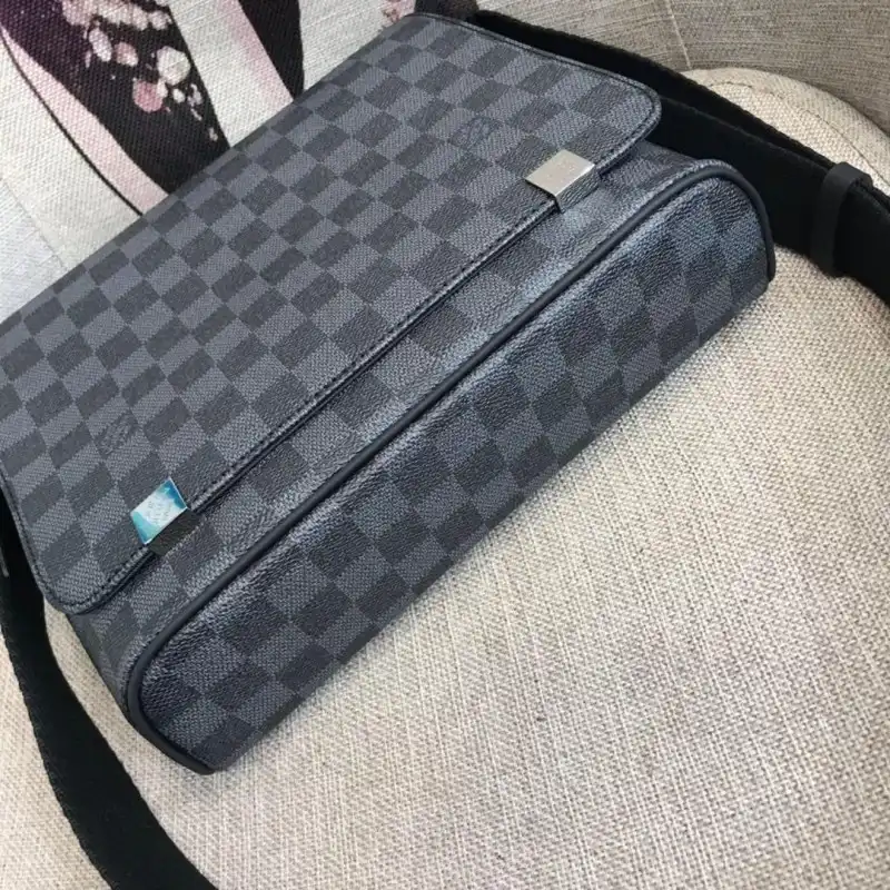 LV Bags 19B570245