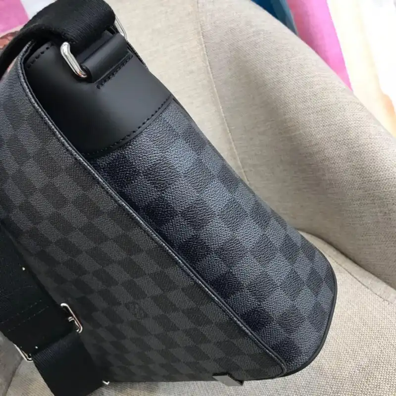 FASH LOUIS VUITTON Bags 19B570250