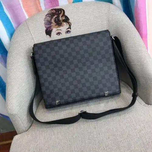 LV Bags 19B570250