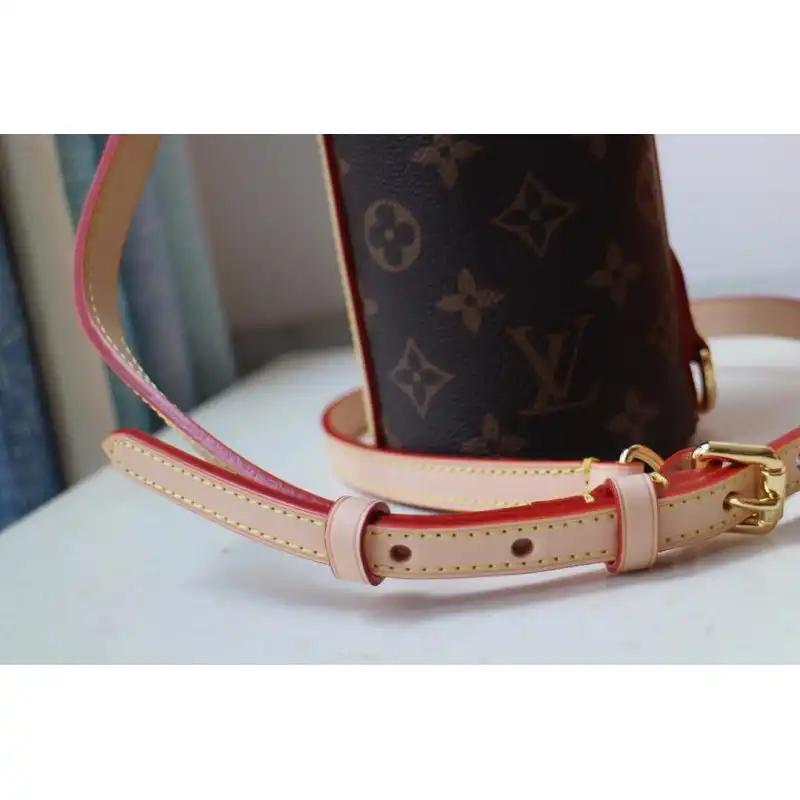 LV Bags 19B570252