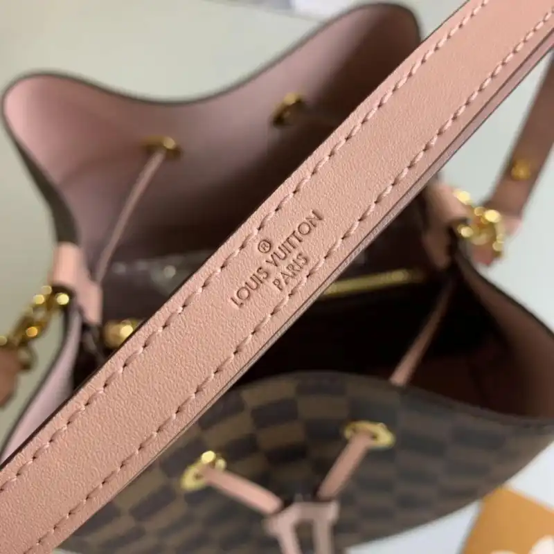 LV Bags 19B570253