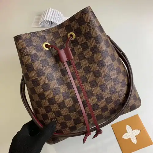 LV Bags 19B570255