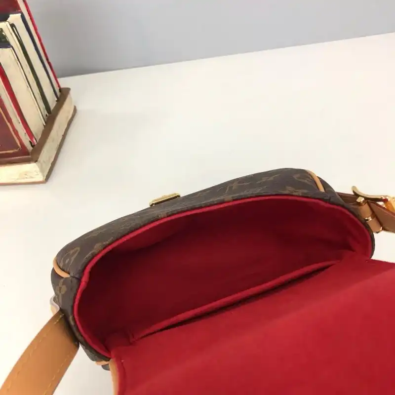 LV Bags 19B570257