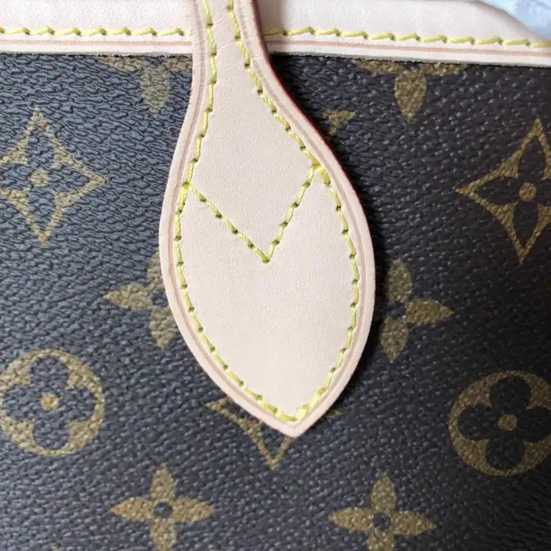 LV Bags 19B570267