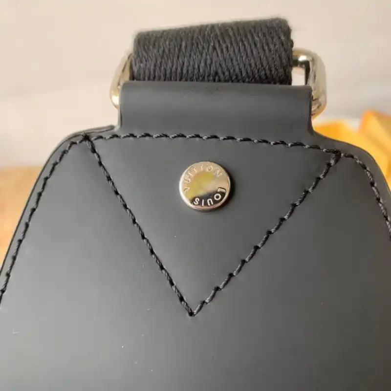 LV Bags 19B570279