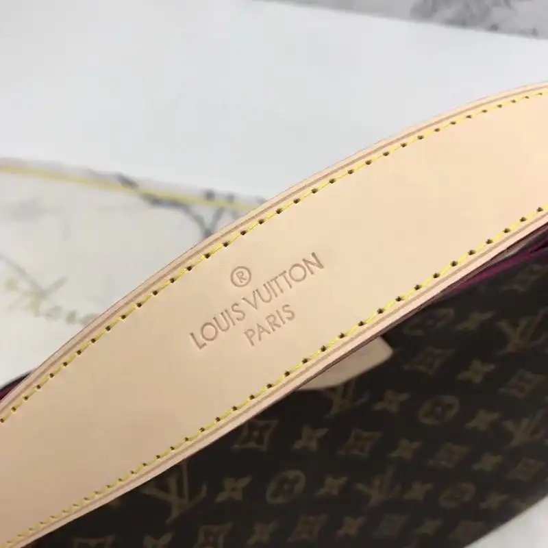 LV Bags 19B570283