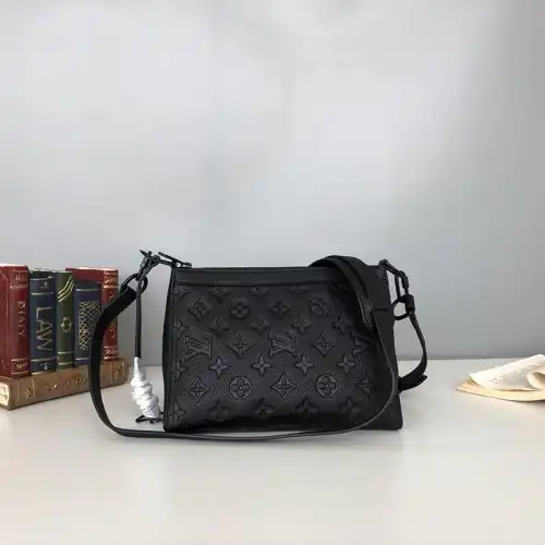 LV Bags 19B570292