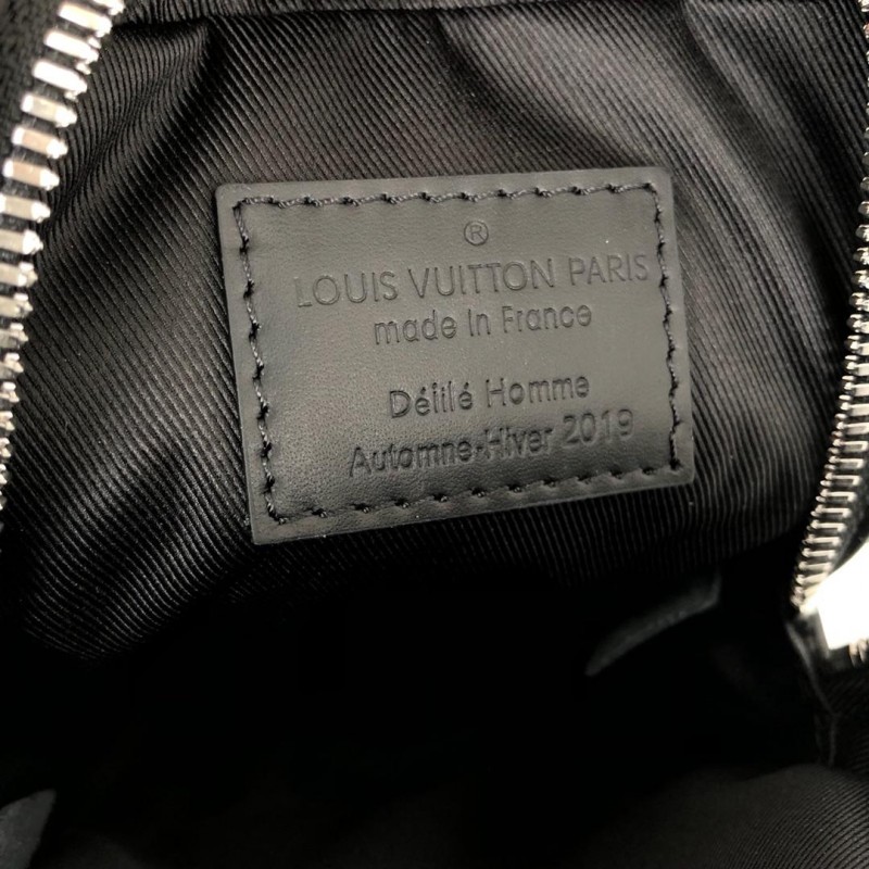 FASH LOUIS VUITTON Bags 19B570300