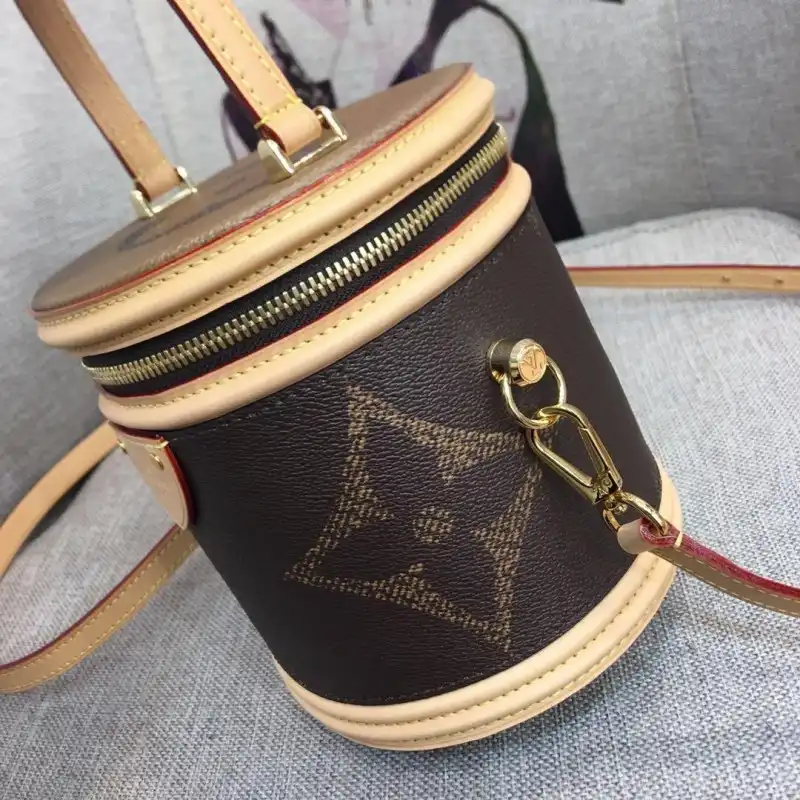 LV Bags 19B570324