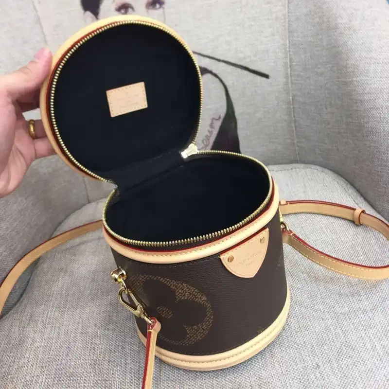 Fashionrepsfam ru LV Bags 19B570324