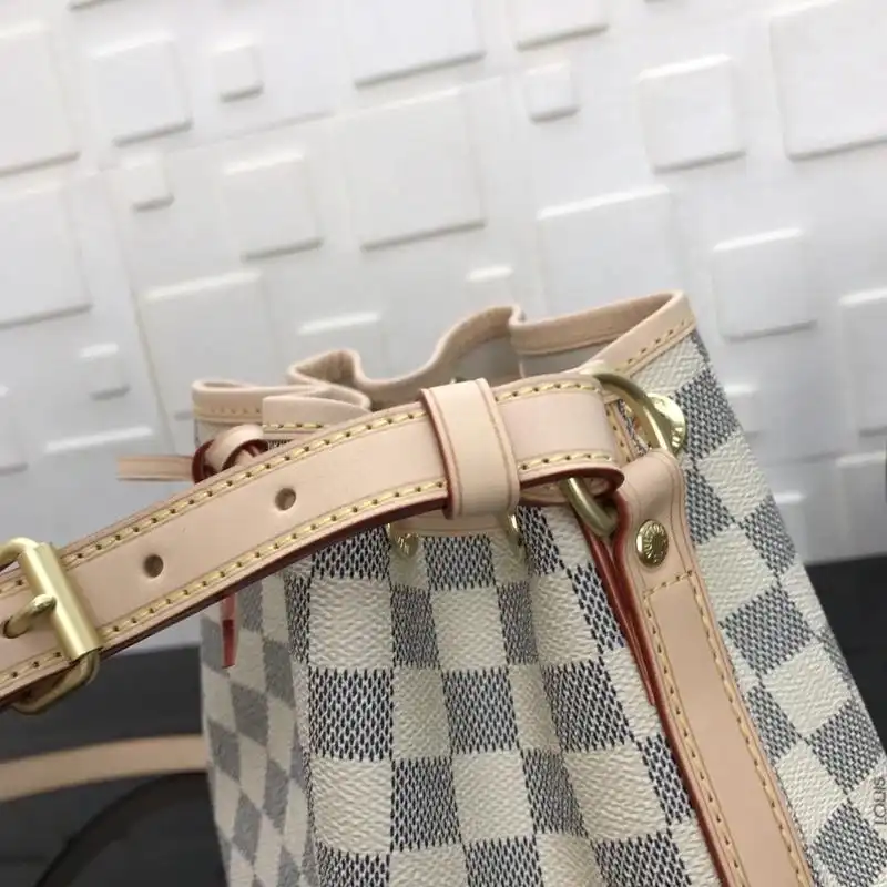 LV Bags 19B570334