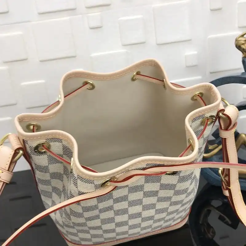 LV Bags 19B570334