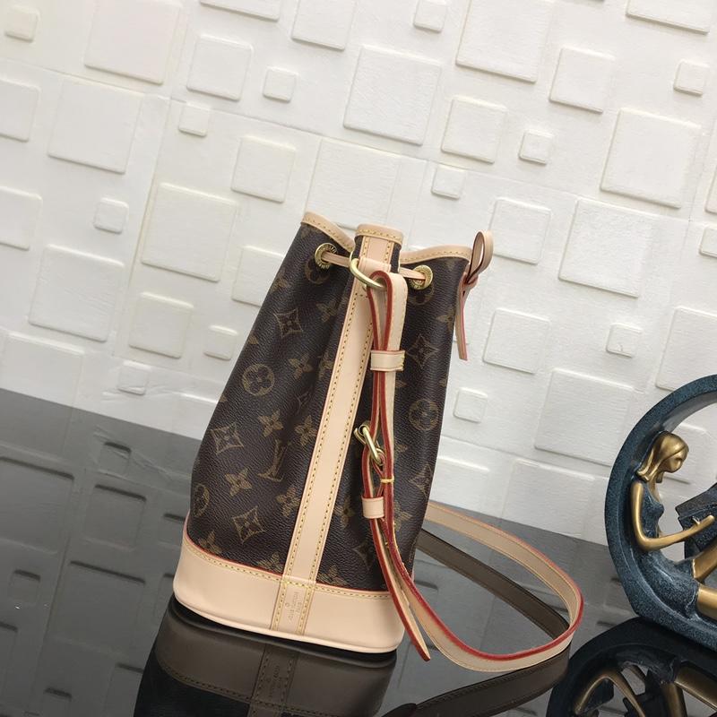 FASH LOUIS VUITTON Bags 19B570335