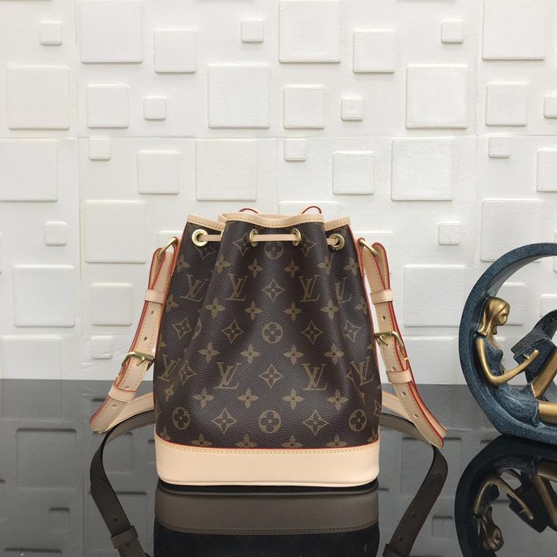 FASH LOUIS VUITTON Bags 19B570335