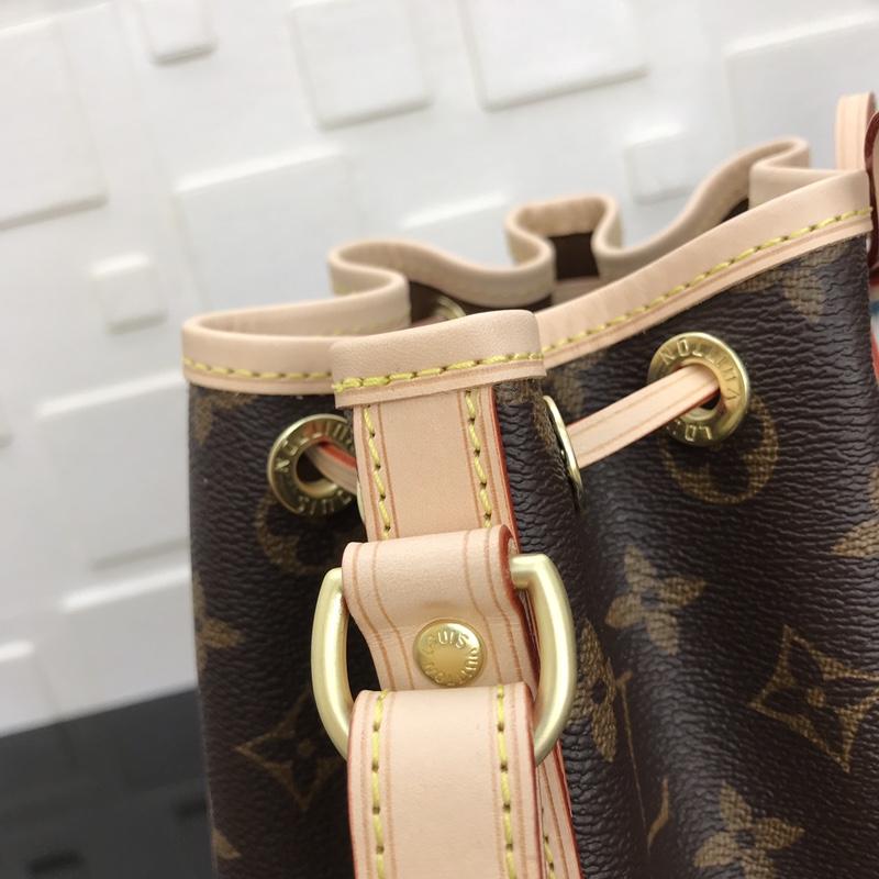 FASH LOUIS VUITTON Bags 19B570335