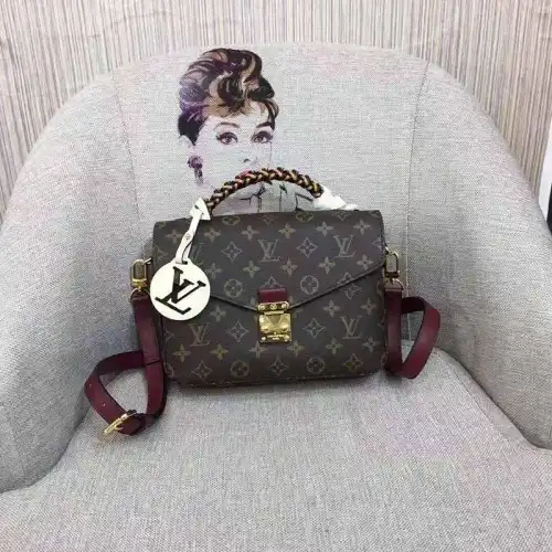 LV Bags 19B570337