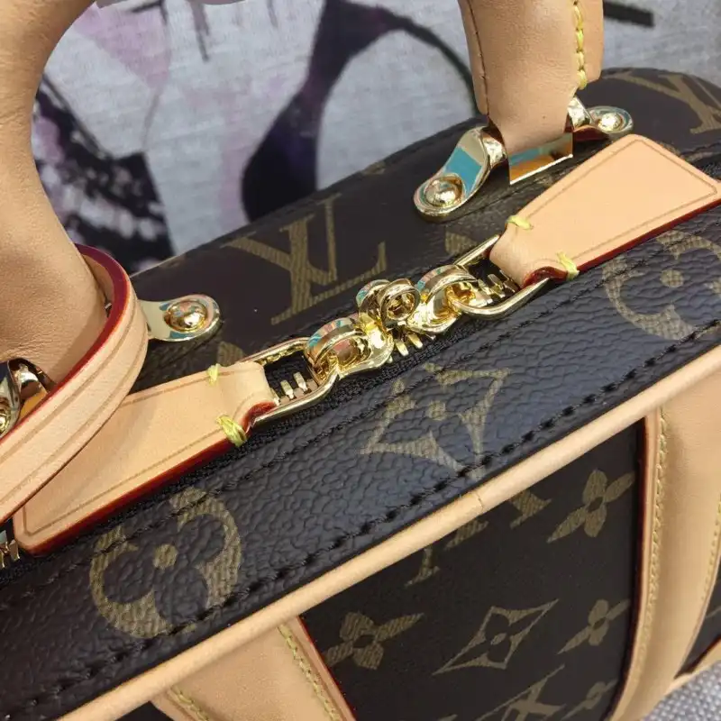 LV Bags 19B570354