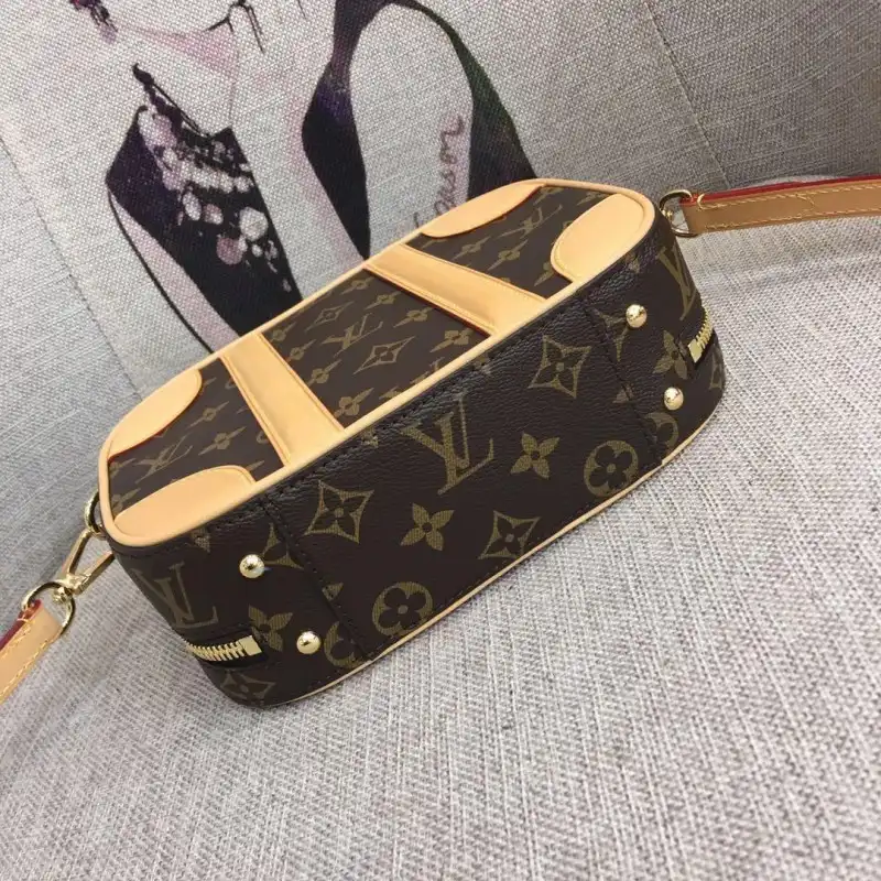 LV Bags 19B570354