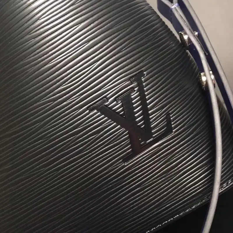 LV Bags 19B570367